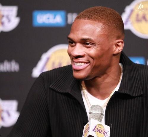 中间是威的明星,揭秘中间是威的璀璨明星