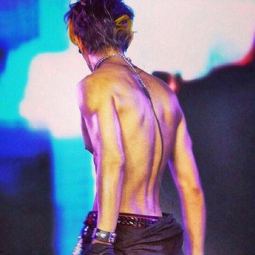 国外明星臀部受伤照片,康复之路漫长而艰辛