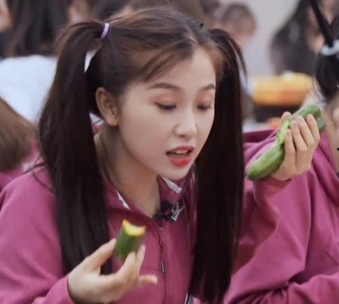 虞书欣小鬼吃瓜,揭秘娱乐圈幕后真相