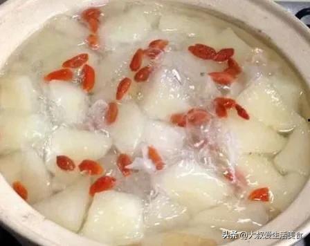 冰糖雪梨今日头条,冬日里的甜蜜暖身饮品，今日头条带你领略其独特魅力