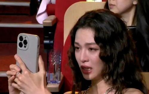 郝蕾爆料害羞表情包视频,网友直呼可爱到爆