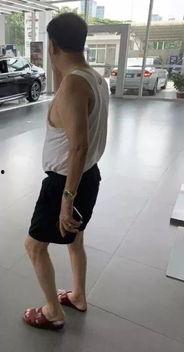 拖鞋短裤吃瓜,拖鞋短裤，畅享吃瓜时光