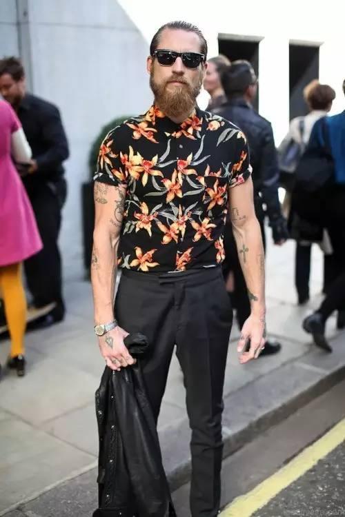 网红夏威夷衬衫穿搭图片,网红们的时尚夏威夷衬衫穿搭指南