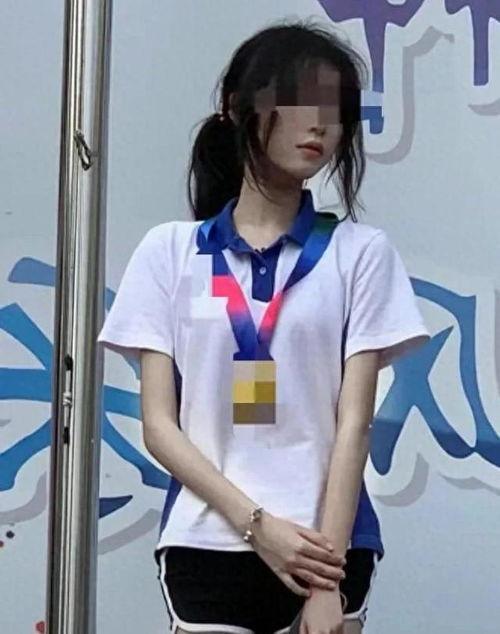 吃瓜闺蜜头像情侣,吃瓜闺蜜头像情侣的浪漫故事