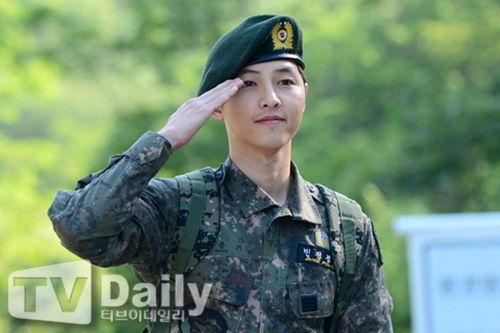 明星当兵时刻有哪些,那些难忘的当兵时刻